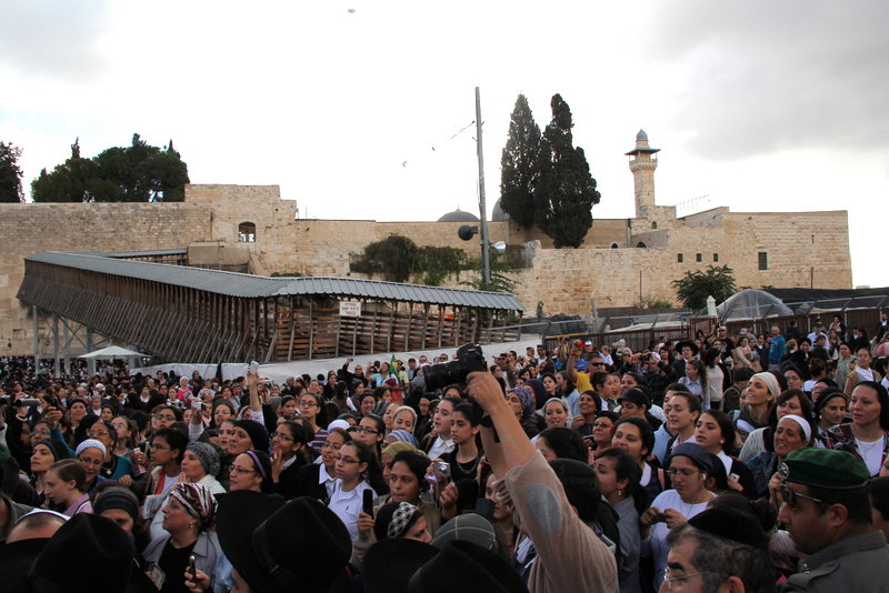 תיעוד: רבבת נשים זעקו לרפואת מרן הגרח"ע יוסף