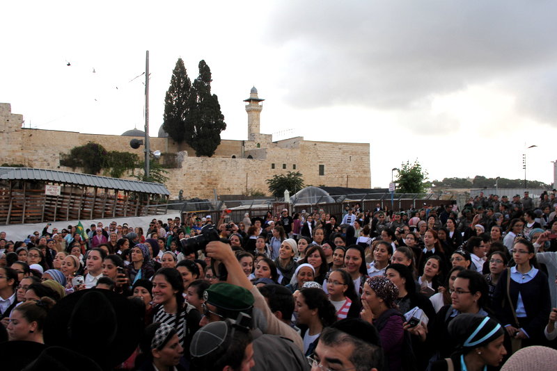 תיעוד: רבבת נשים זעקו לרפואת מרן הגרח"ע יוסף