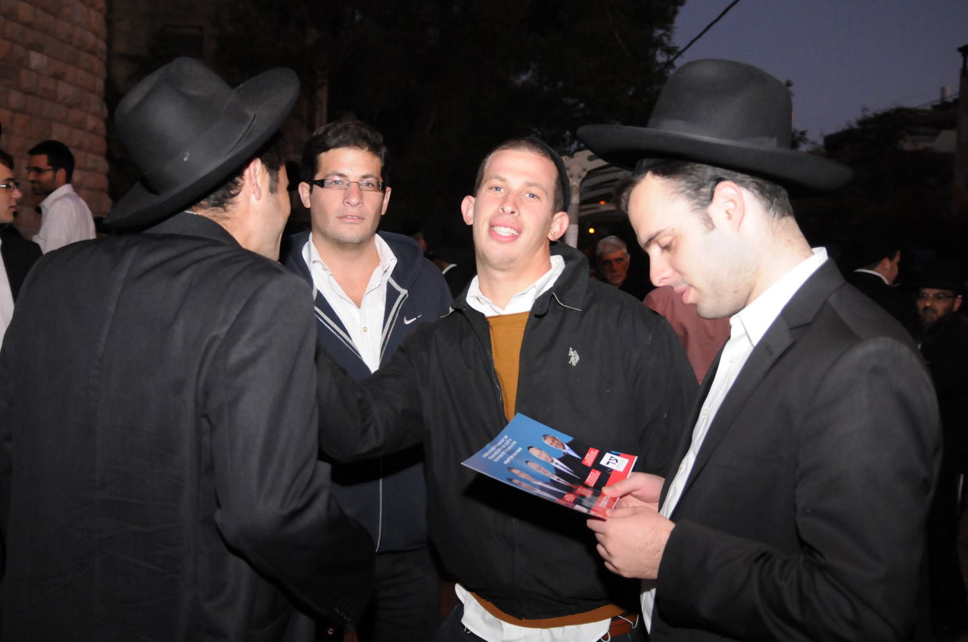 בית וגן: ורדיגר הגיע לעודד את הפעילים שהותקפו