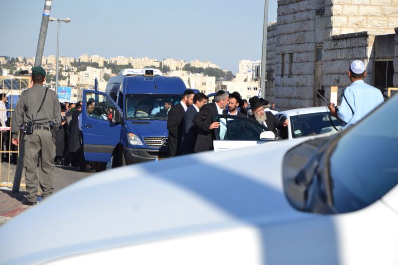 מיטת פוסק הדור עזבה את 'שמגר'