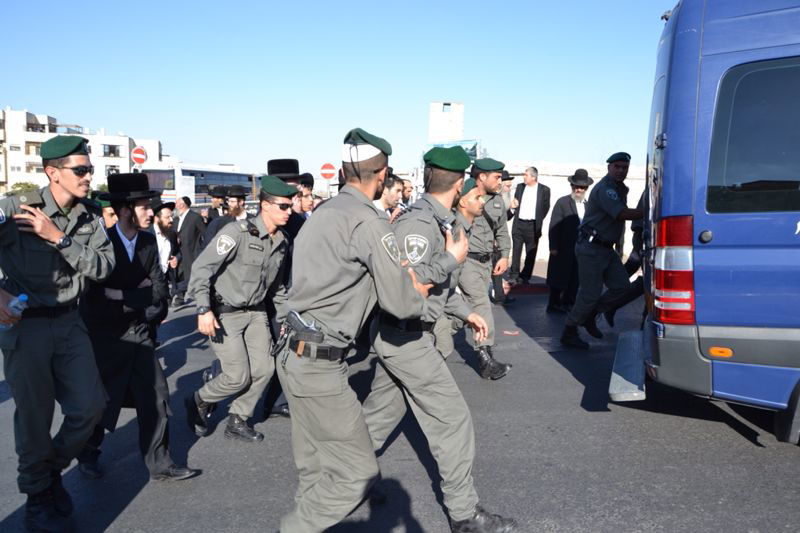 מיטת פוסק הדור עזבה את 'שמגר'
