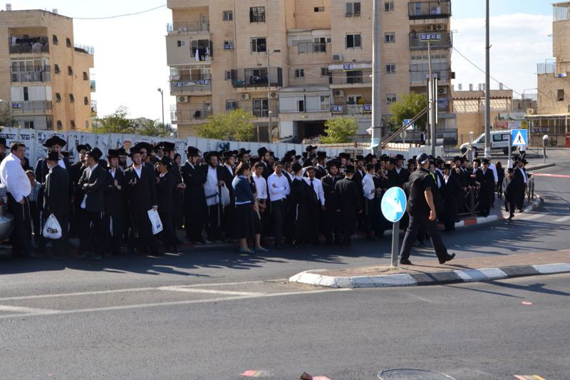 מיטת פוסק הדור עזבה את 'שמגר'