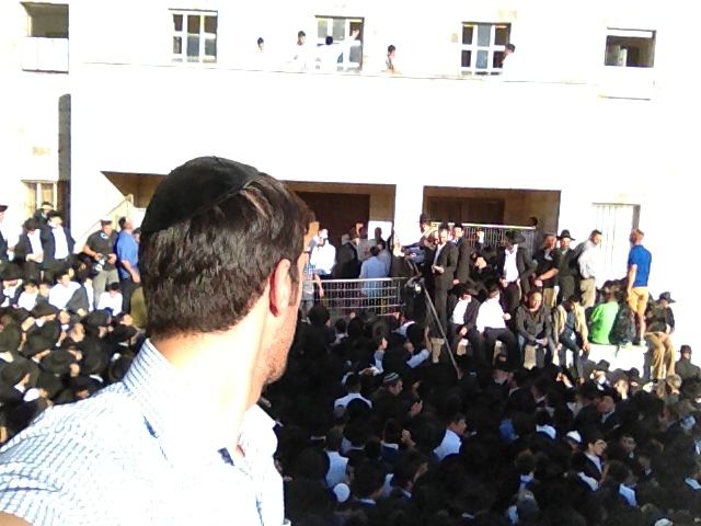 מסע הלווית מרן הגאון רבי עובדיה יוסף זצ"ל • גלריה מתעדכנת