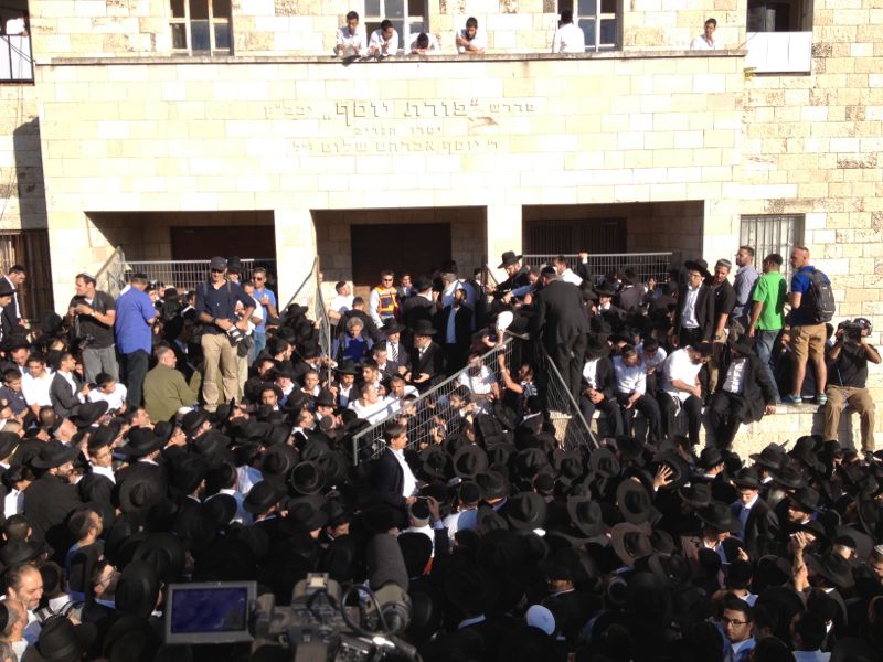 מסע הלווית מרן הגאון רבי עובדיה יוסף זצ"ל • גלריה מתעדכנת