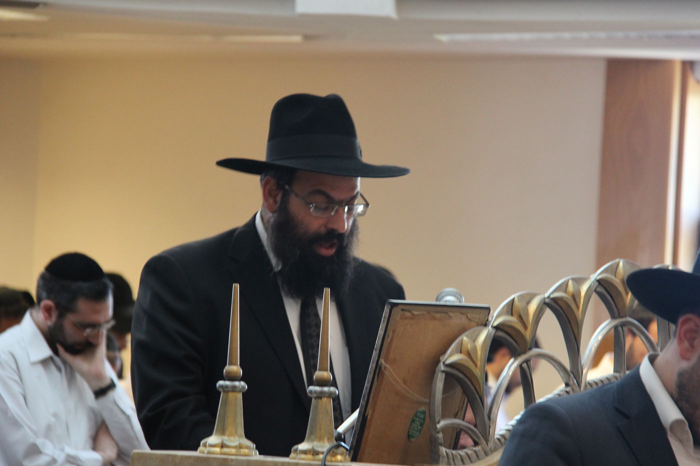 'יחווה דעת': תפילה לרפואת מרן הרב חיים עובדיה יוסף