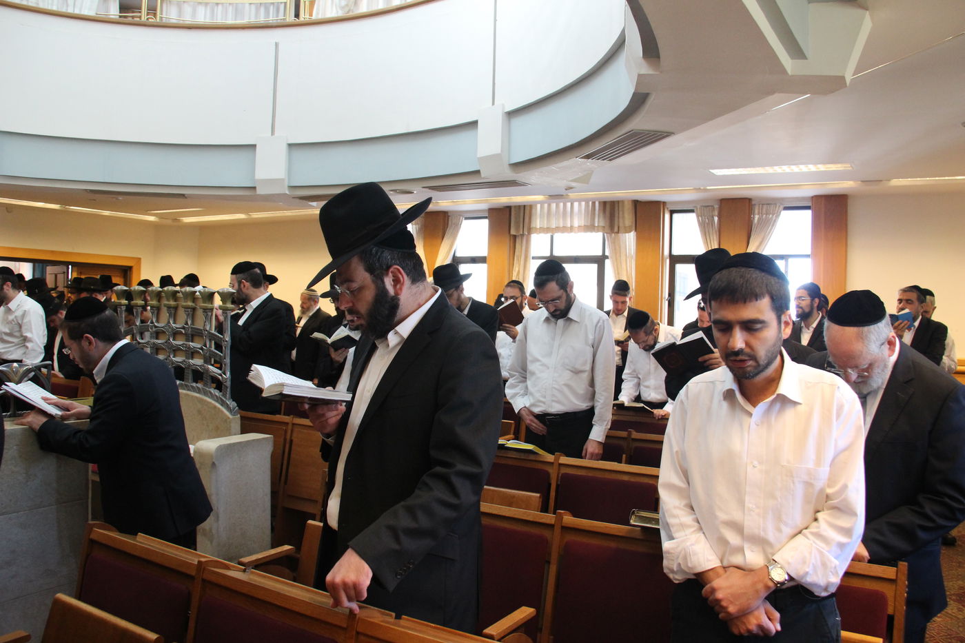 'יחווה דעת': תפילה לרפואת מרן הרב חיים עובדיה יוסף