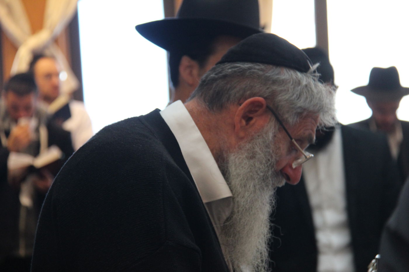 'יחווה דעת': תפילה לרפואת מרן הרב חיים עובדיה יוסף