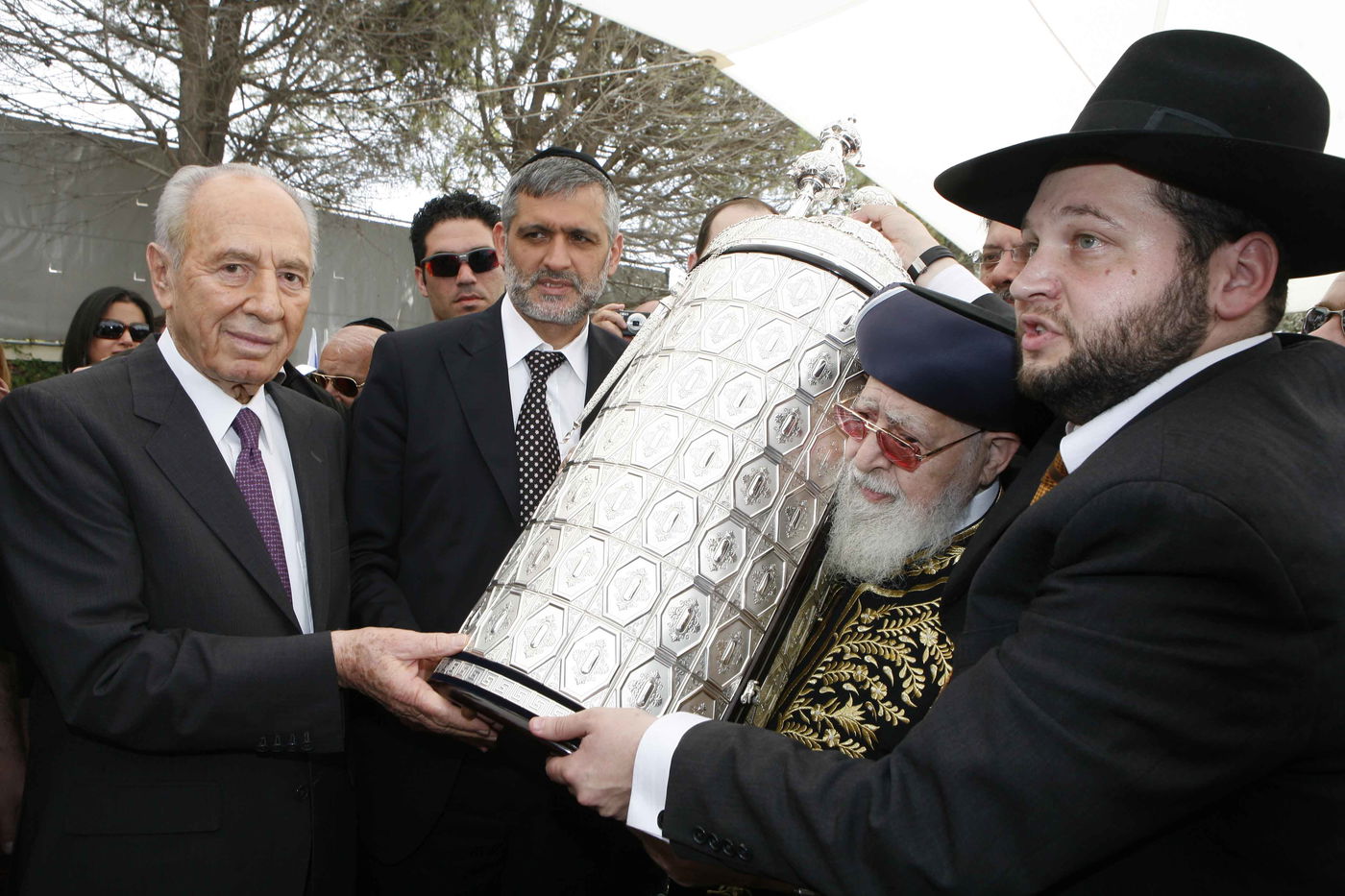 מרן פוסק הדור הגאון רבי עובדיה יוסף זצוק"ל • תמונות חייו
