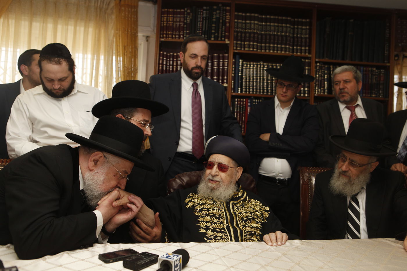 מרן פוסק הדור הגאון רבי עובדיה יוסף זצוק"ל • תמונות חייו