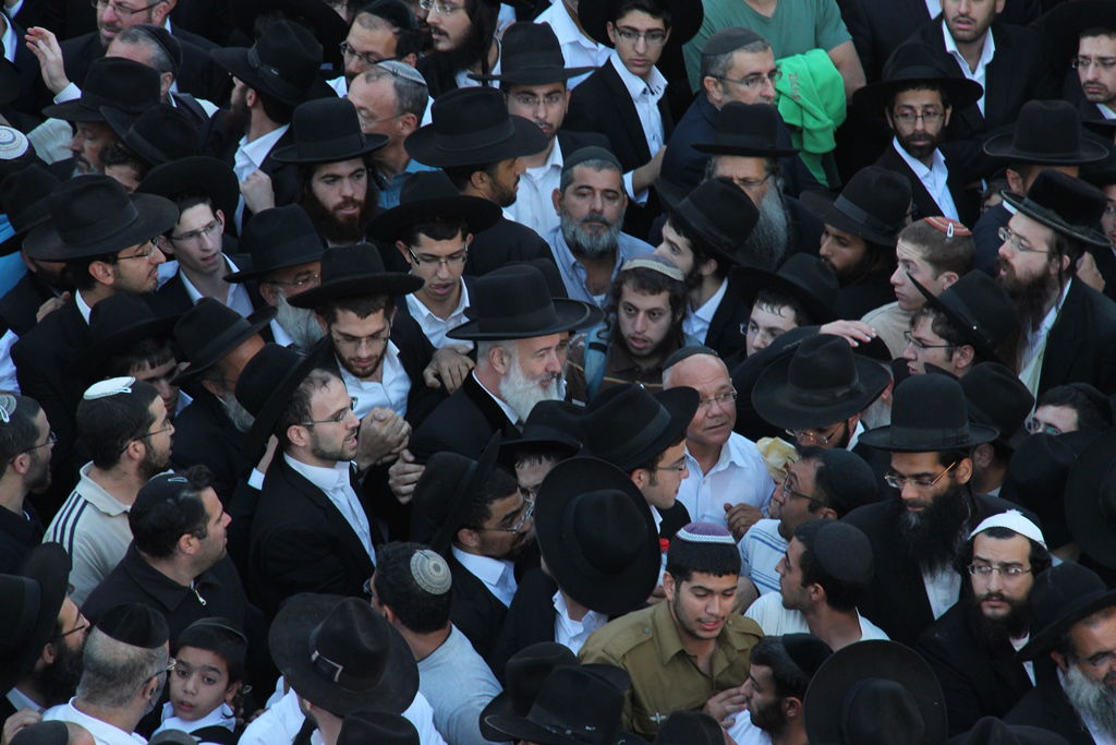 כמיליון איש נפרדו ממרן הרב עובדיה