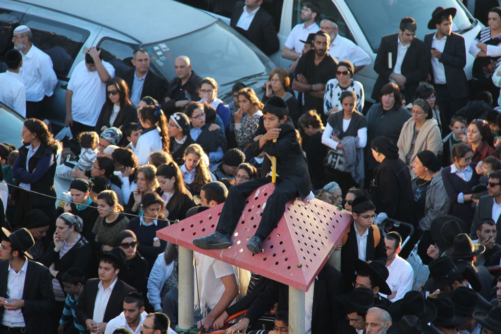 כמיליון איש נפרדו ממרן הרב עובדיה