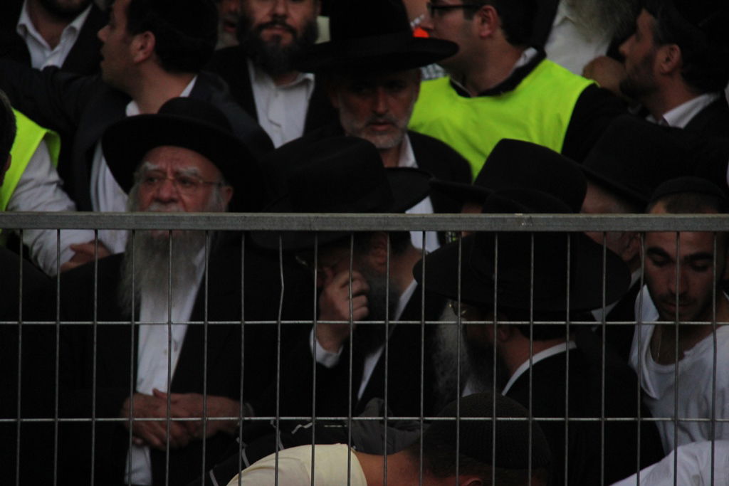 כמיליון איש נפרדו ממרן הרב עובדיה