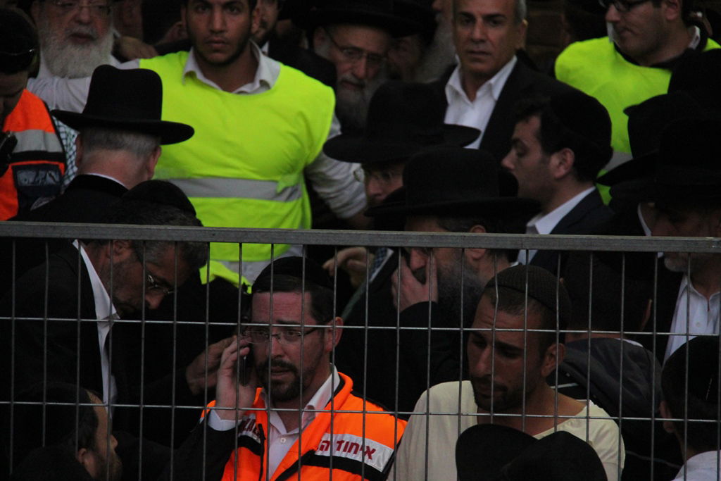 כמיליון איש נפרדו ממרן הרב עובדיה