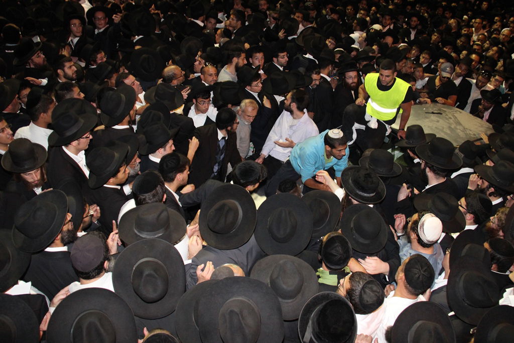 כמיליון איש נפרדו ממרן הרב עובדיה