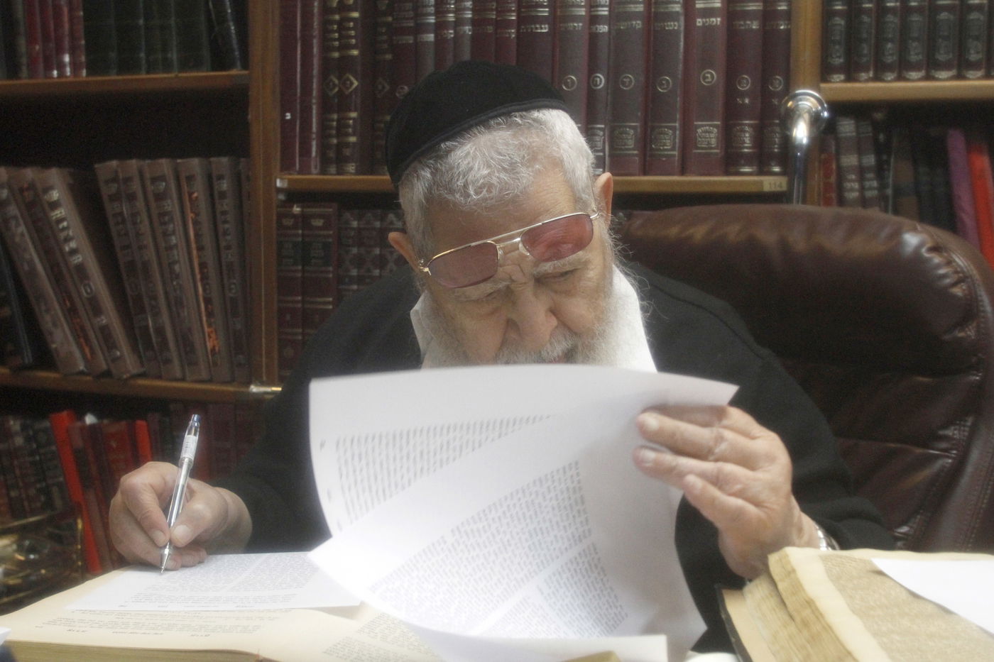 מרן פוסק הדור הגאון רבי עובדיה יוסף זצוק"ל • תמונות חייו