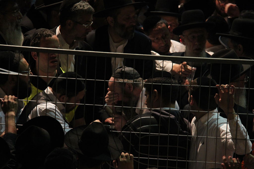 כמיליון איש נפרדו ממרן הרב עובדיה