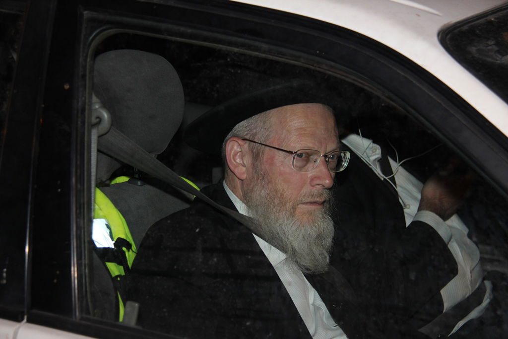 כמיליון איש נפרדו ממרן הרב עובדיה