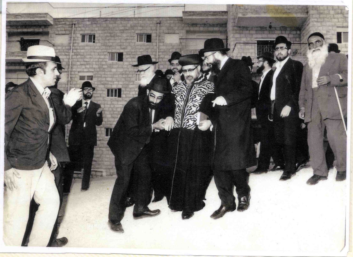 מרן פוסק הדור הגאון רבי עובדיה יוסף זצוק"ל • תמונות חייו