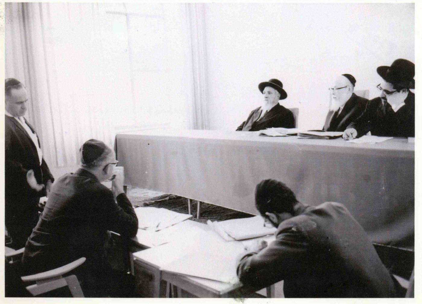 מרן פוסק הדור הגאון רבי עובדיה יוסף זצוק"ל • תמונות חייו