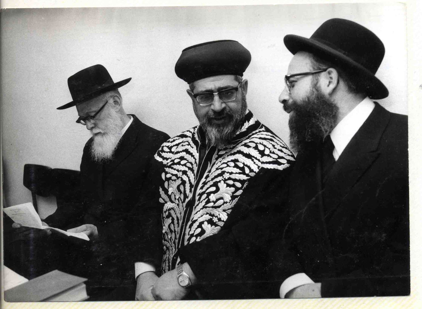 מרן פוסק הדור הגאון רבי עובדיה יוסף זצוק"ל • תמונות חייו