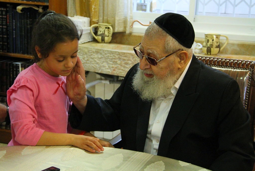 מרן פוסק הדור הגאון רבי עובדיה יוסף זצוק"ל • תמונות חייו