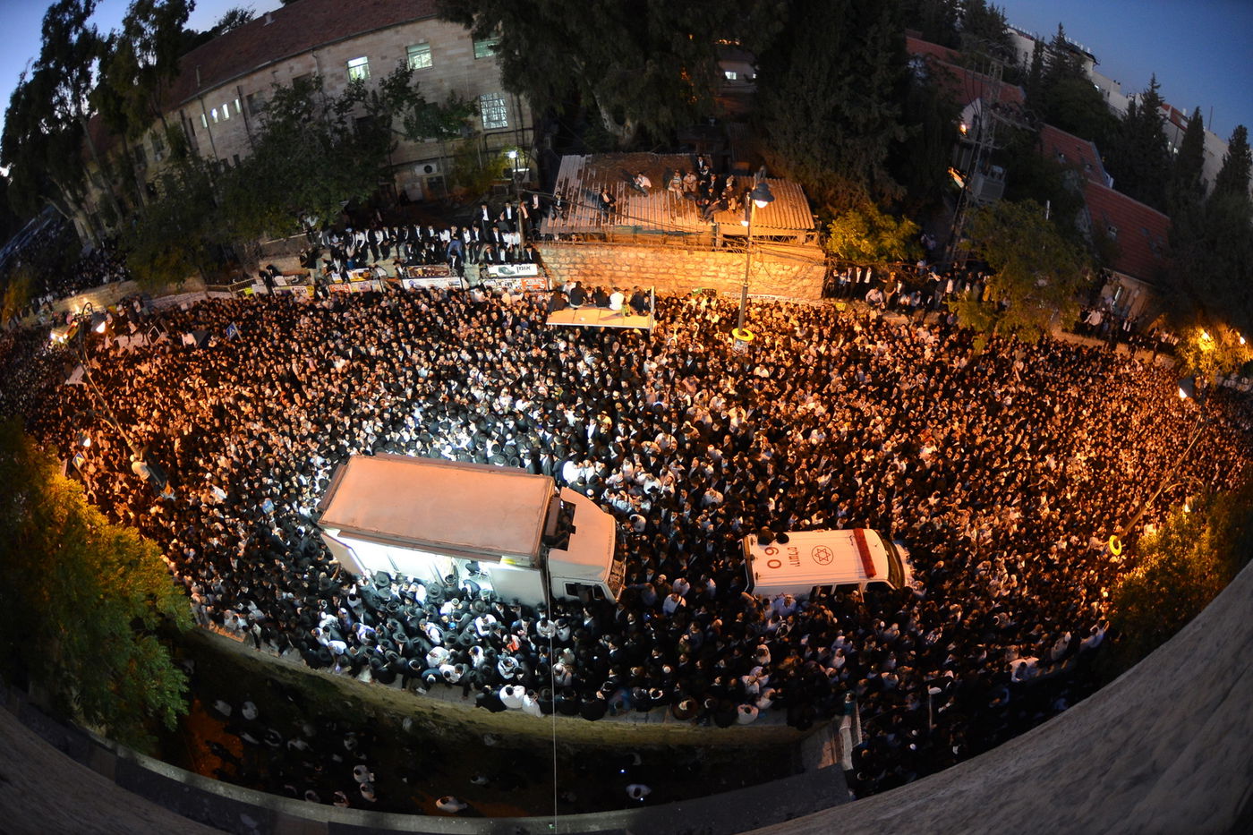 מסע הלוויה: מיליון נפרדים, מאה תמונות • גלריה