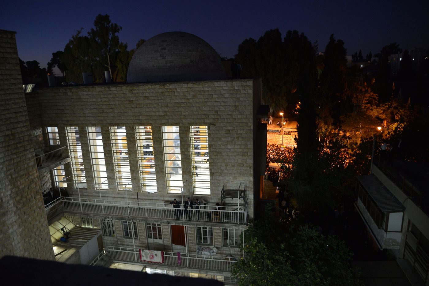 מסע הלוויה: מיליון נפרדים, מאה תמונות • גלריה