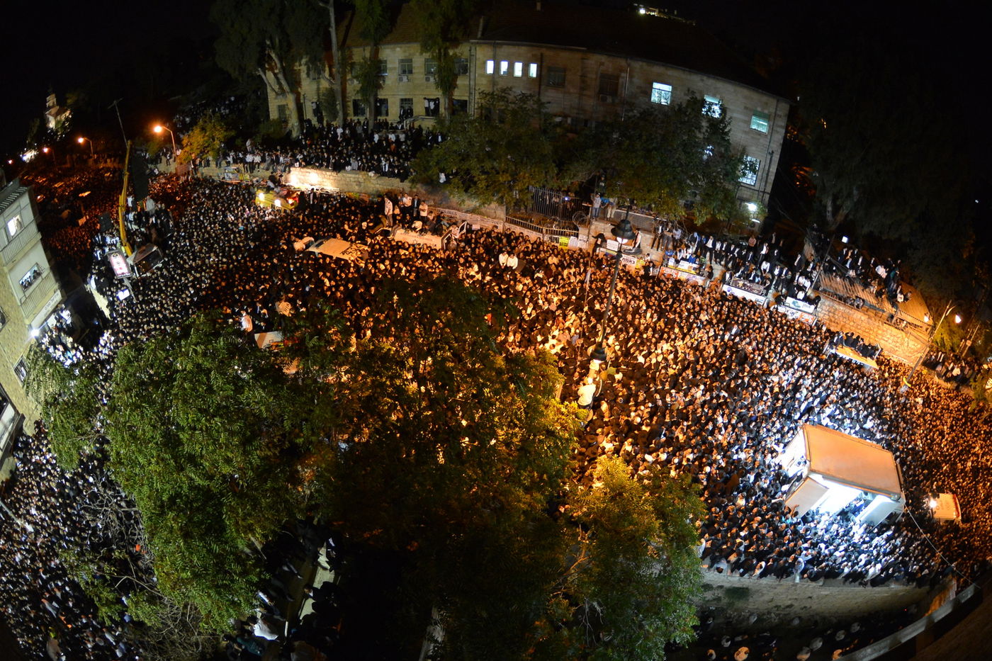 מסע הלוויה: מיליון נפרדים, מאה תמונות • גלריה