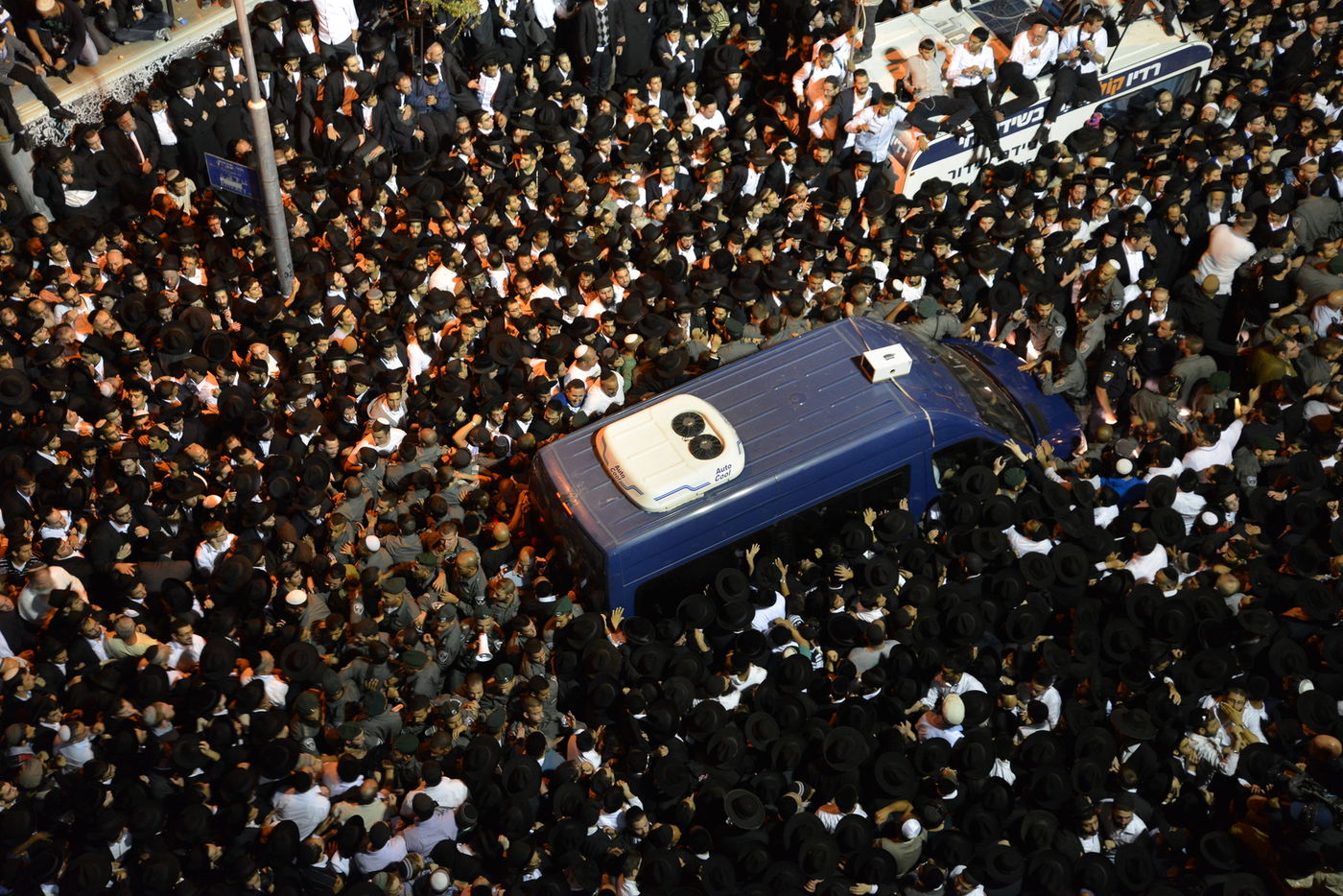 מסע הלוויה: מיליון נפרדים, מאה תמונות • גלריה