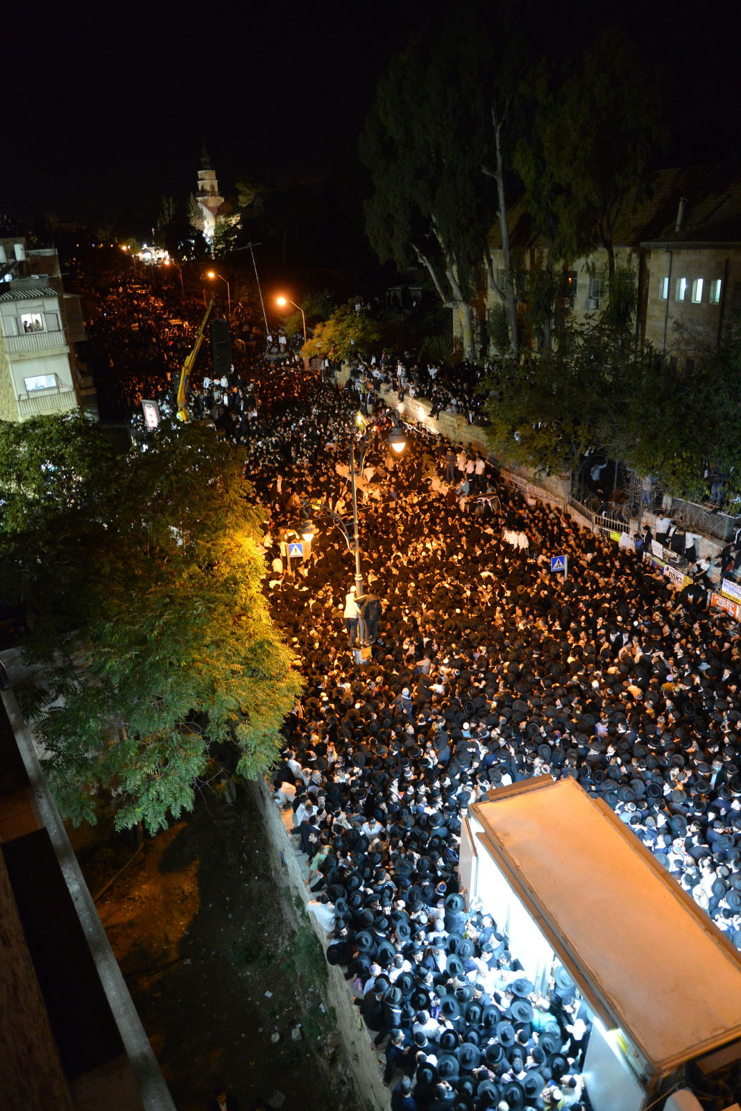מסע הלוויה: מיליון נפרדים, מאה תמונות • גלריה