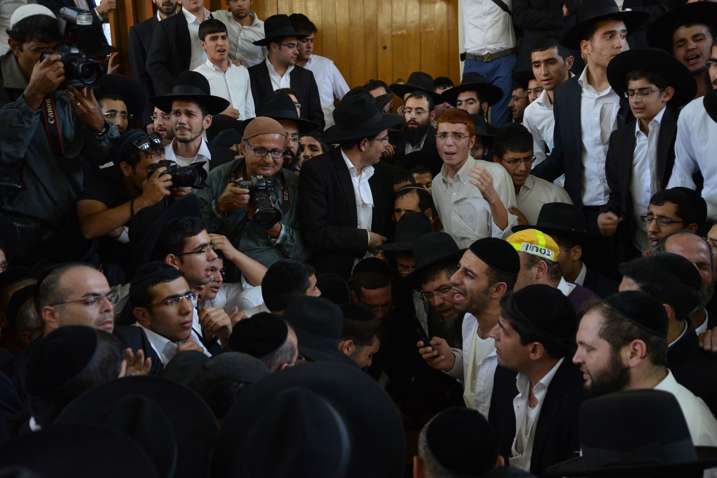 מסע הלוויה: מיליון נפרדים, מאה תמונות • גלריה