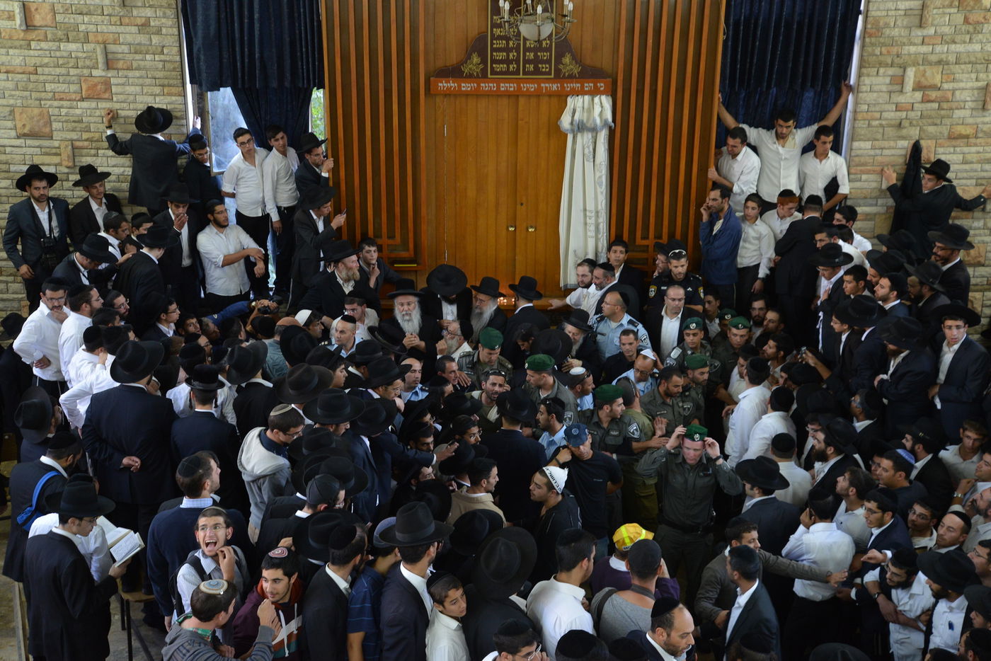 מסע הלוויה: מיליון נפרדים, מאה תמונות • גלריה