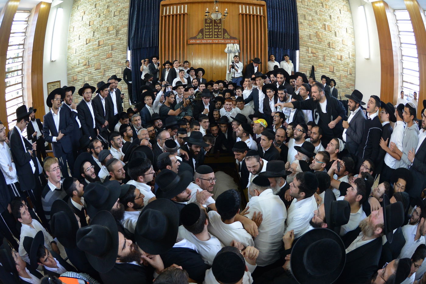 מסע הלוויה: מיליון נפרדים, מאה תמונות • גלריה