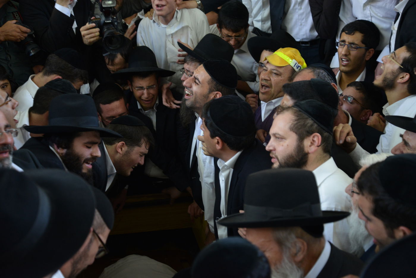 מסע הלוויה: מיליון נפרדים, מאה תמונות • גלריה