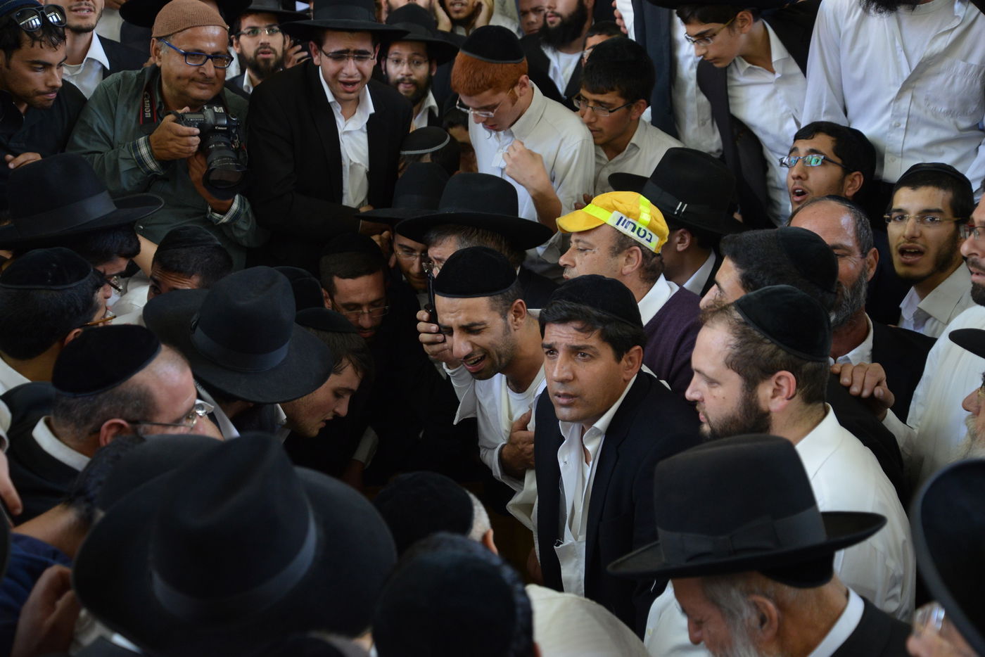 מסע הלוויה: מיליון נפרדים, מאה תמונות • גלריה