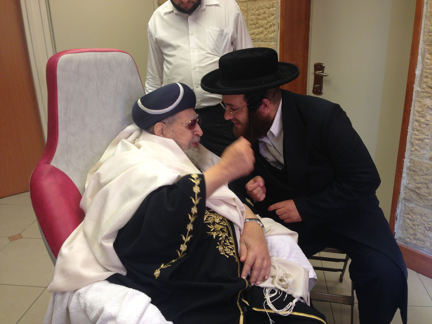 פריינד בשיחה עם מרן הגר"ע יוסף