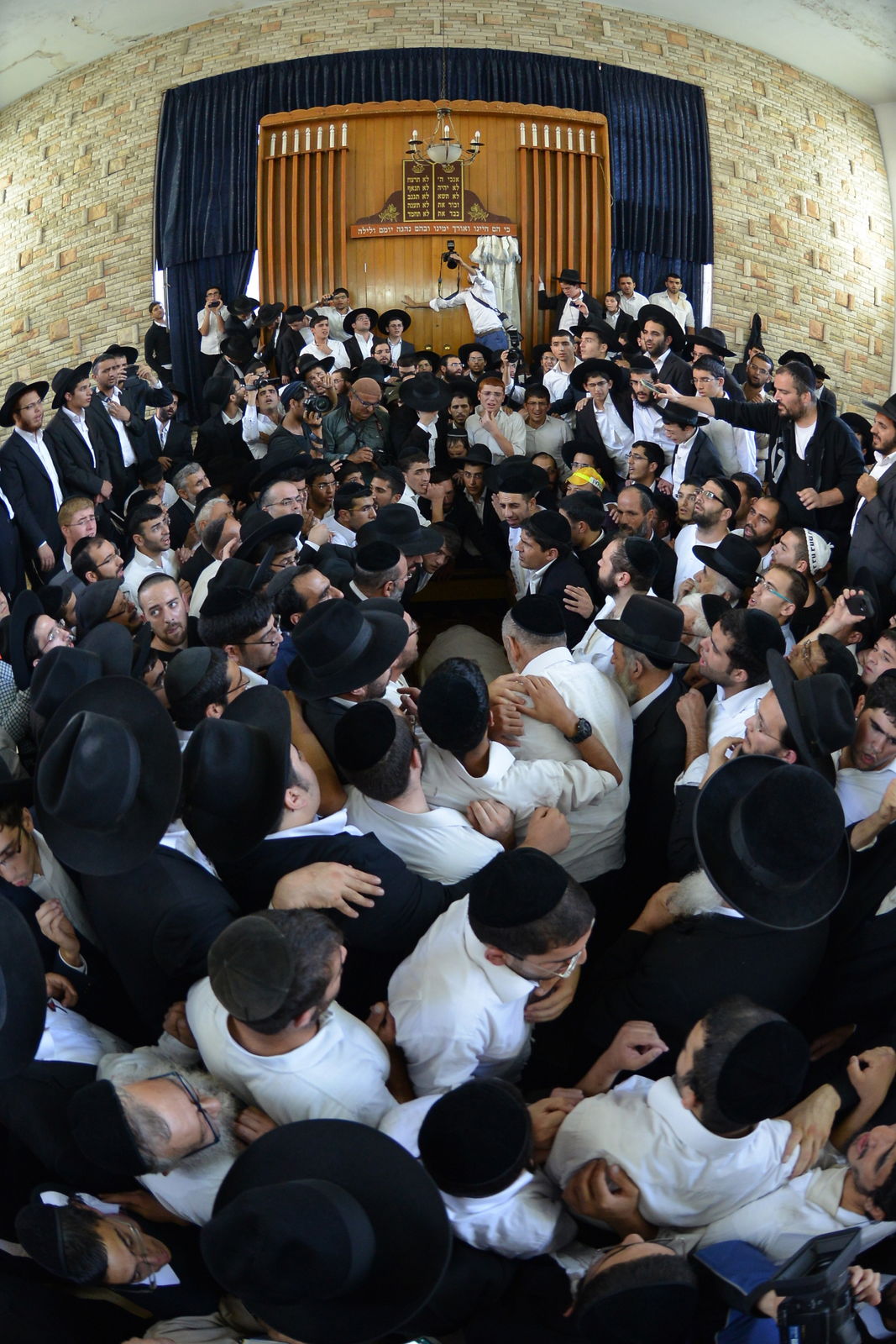 מסע הלוויה: מיליון נפרדים, מאה תמונות • גלריה