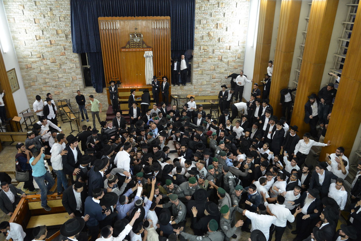 מסע הלוויה: מיליון נפרדים, מאה תמונות • גלריה