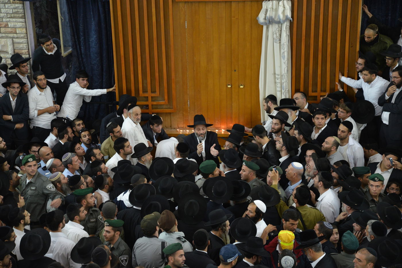 מסע הלוויה: מיליון נפרדים, מאה תמונות • גלריה