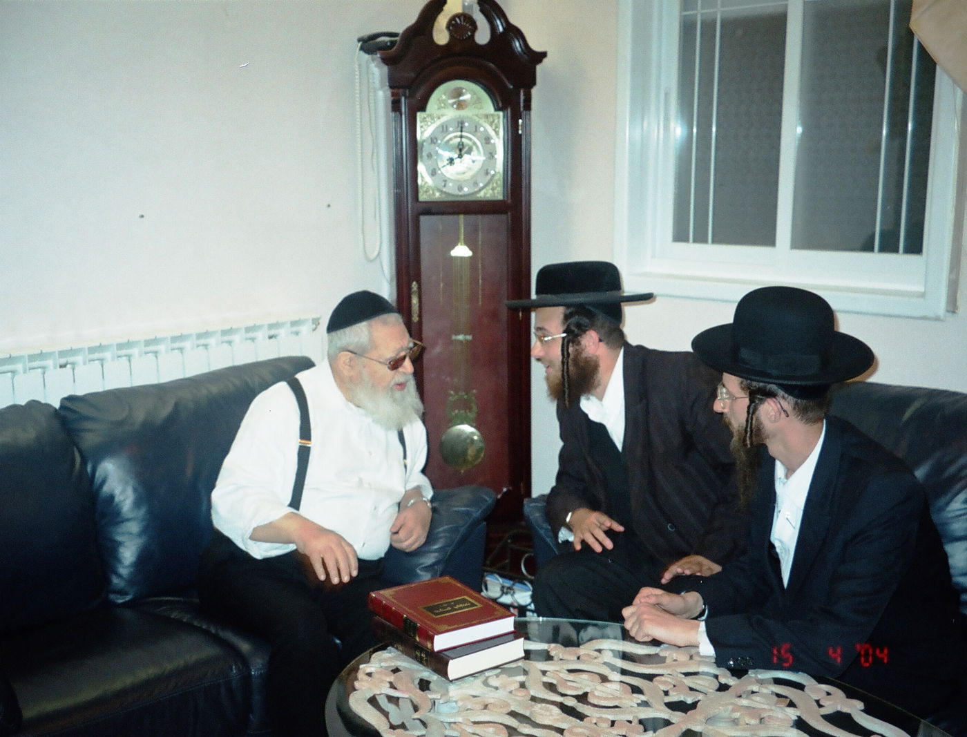 במחיצת מרן הגר''ע יוסף זצ"ל עם הרב יוסף שוב