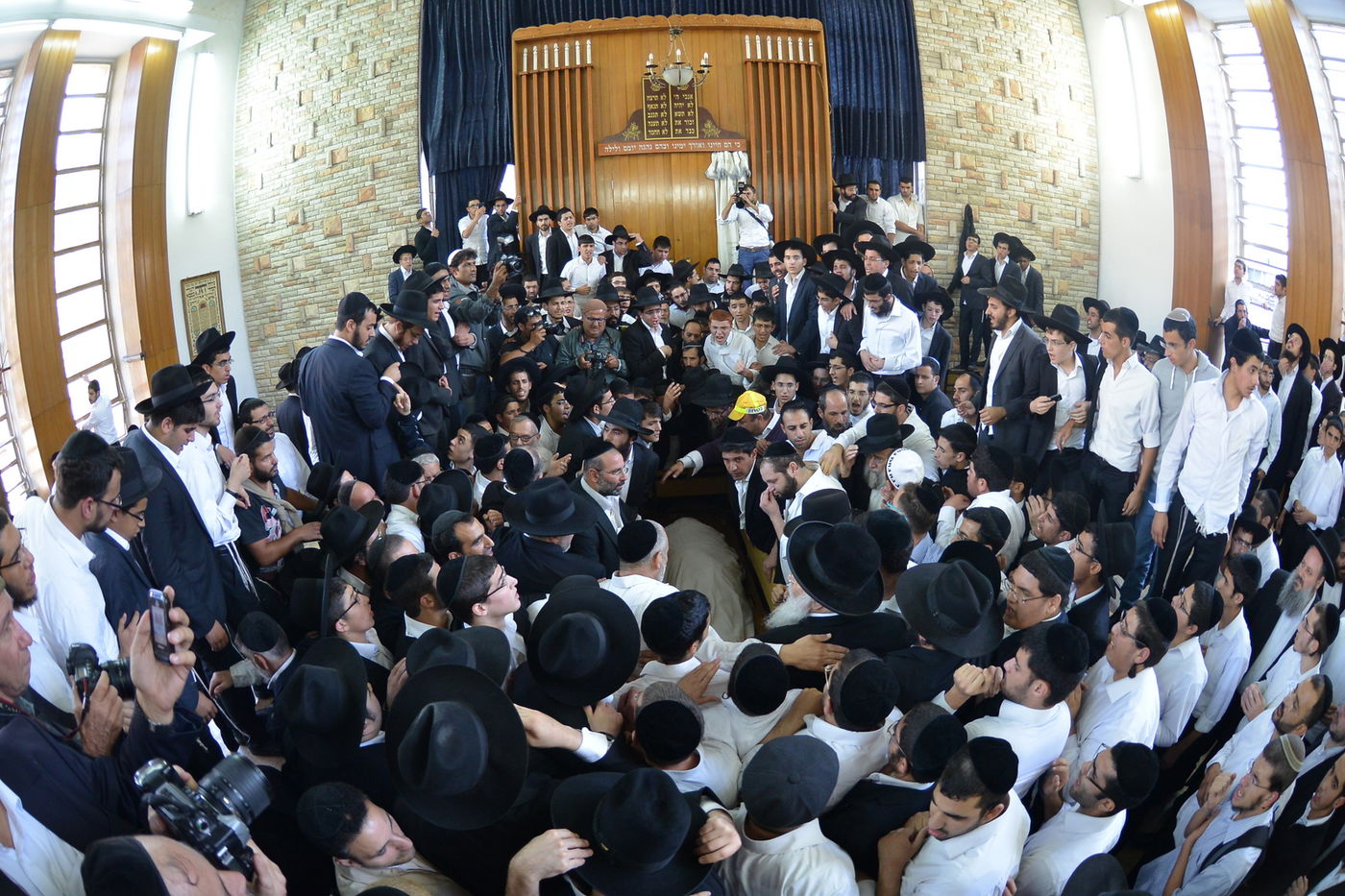 מסע הלוויה: מיליון נפרדים, מאה תמונות • גלריה