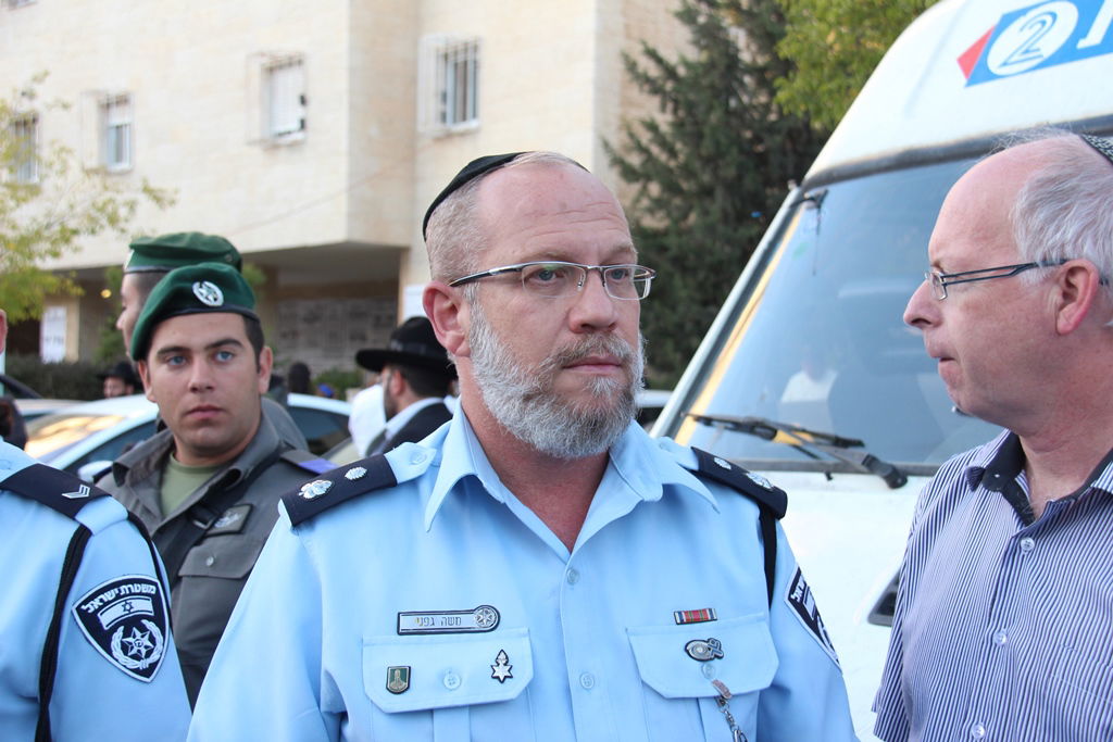 גלרית ענק: אלפים ובראשם גדולי ישראל בניחום אבלים בבית הגר"ע יוסף זצוק"ל