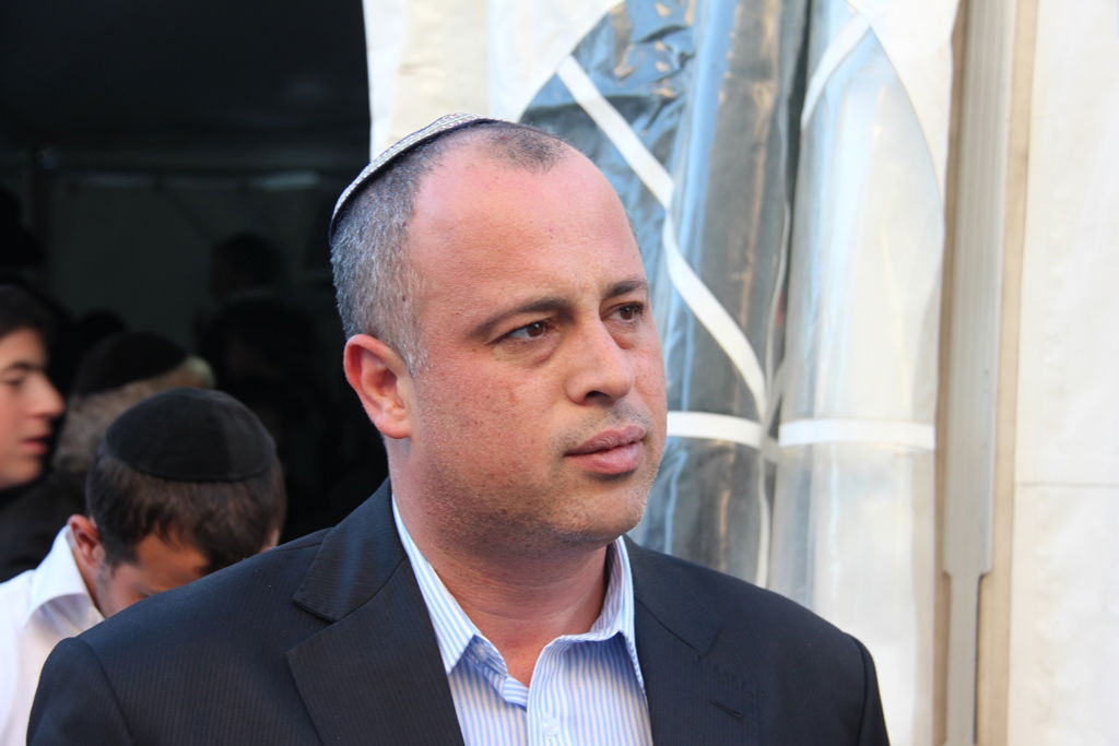 גלרית ענק: אלפים ובראשם גדולי ישראל בניחום אבלים בבית הגר"ע יוסף זצוק"ל