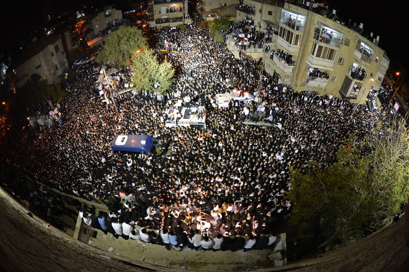 מסע הלוויה: מיליון נפרדים, מאה תמונות • גלריה