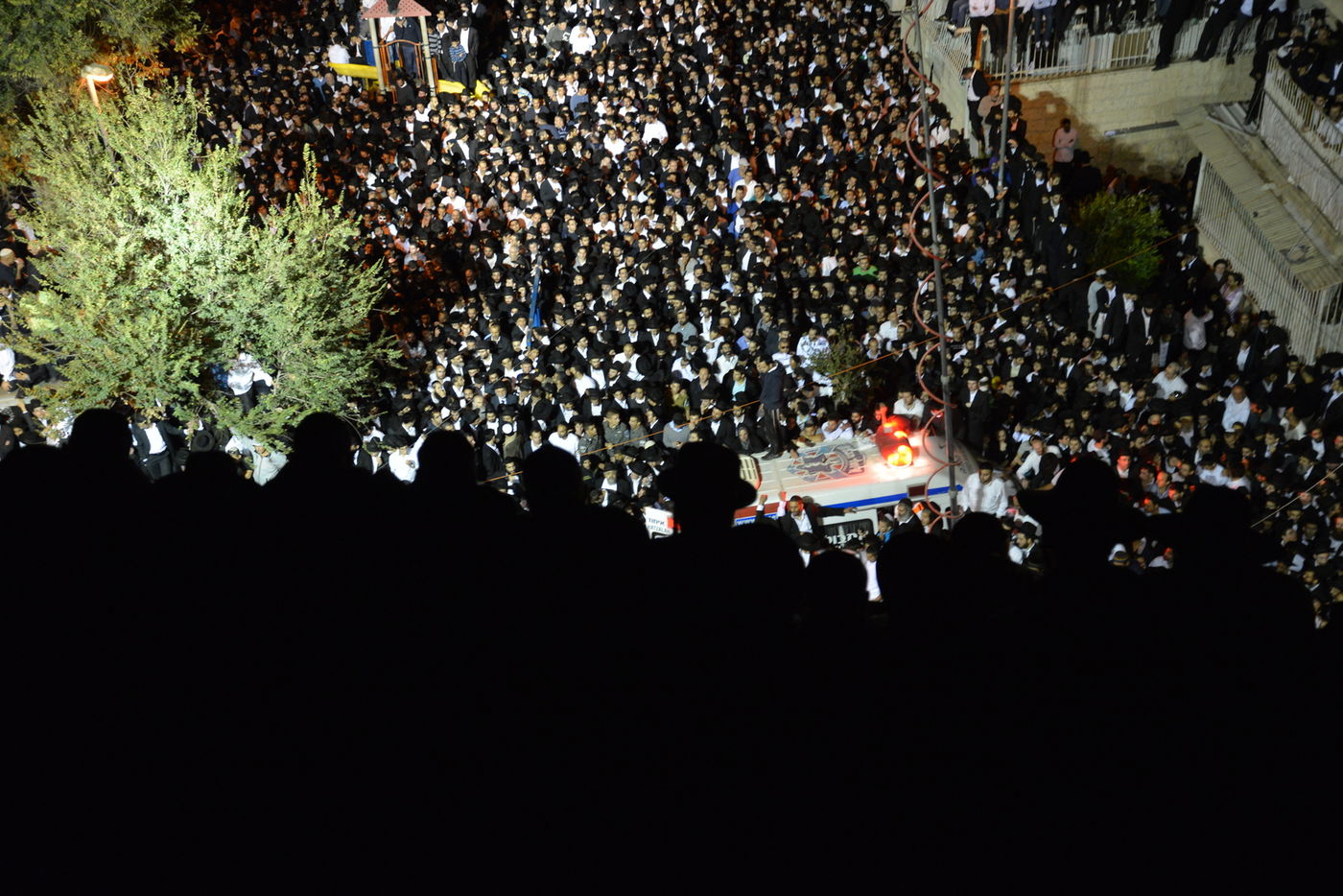 מסע הלוויה: מיליון נפרדים, מאה תמונות • גלריה