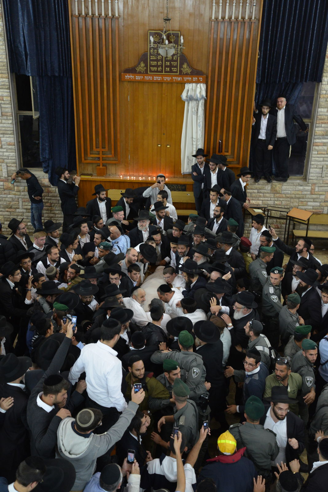 מסע הלוויה: מיליון נפרדים, מאה תמונות • גלריה