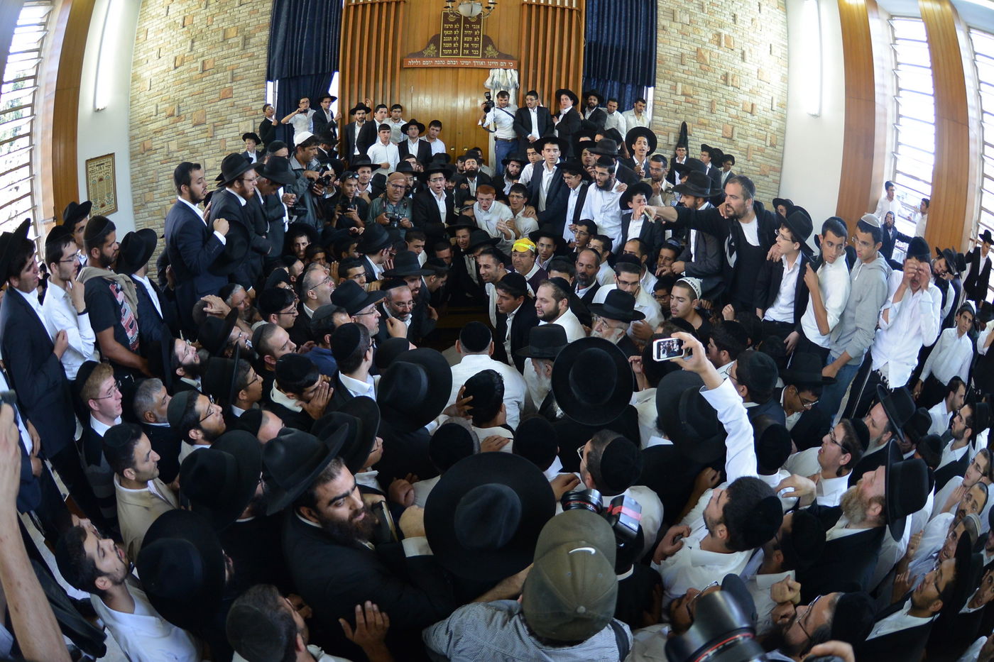 מסע הלוויה: מיליון נפרדים, מאה תמונות • גלריה