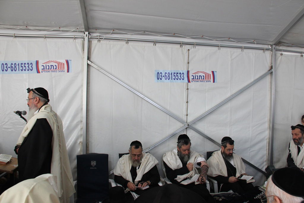 מנחמים ומתנחמים ביום השני ל'שבעה' • תיעוד מרחוב הקבלן