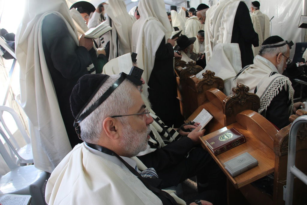 מנחמים ומתנחמים ביום השני ל'שבעה' • תיעוד מרחוב הקבלן