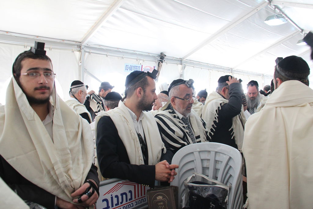 מנחמים ומתנחמים ביום השני ל'שבעה' • תיעוד מרחוב הקבלן